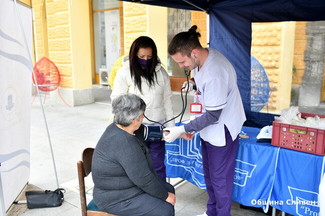 Пункт за измерване на кръвно и телесни показатели ще бъде разположен пред Общината в Сливен в Световния ден на здравето