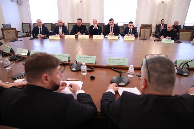 Комисия сезира ДАНС и Прокуратурата във връзка със съмнения за действия, засягащи българската общност в Република Молдова