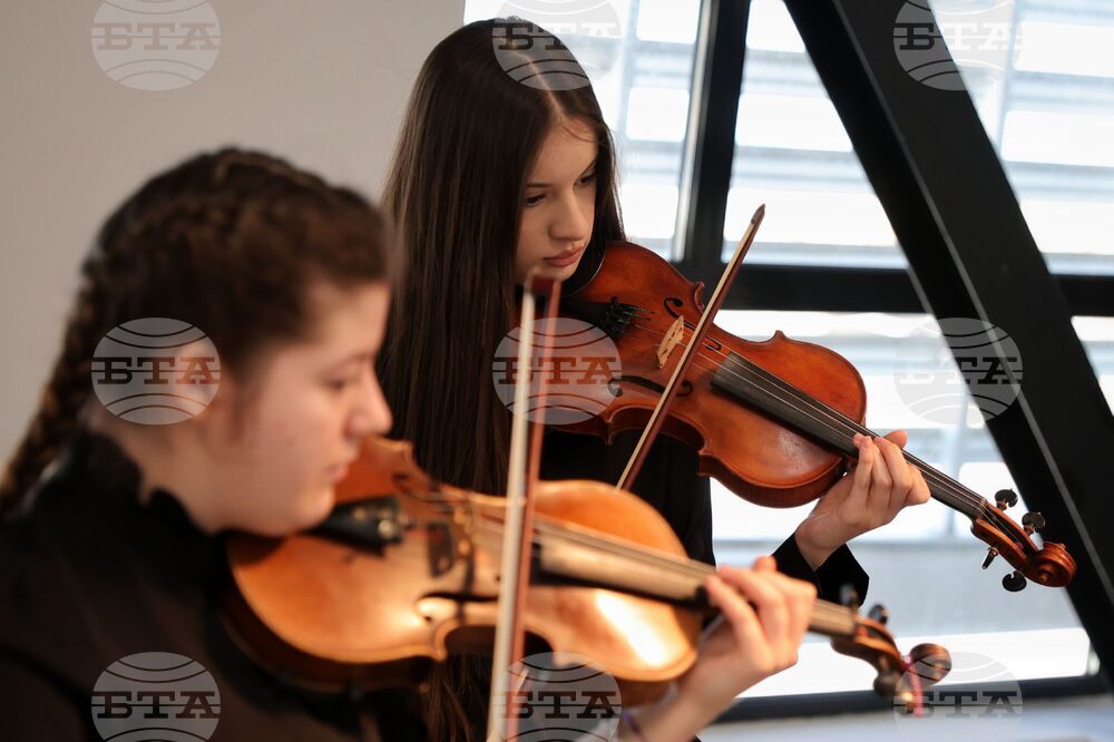 Бургас - "Кораб в сърцето" - изложба графика