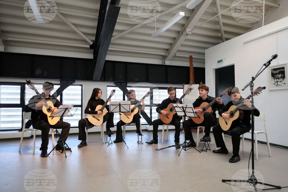 Бургас - "Кораб в сърцето" - изложба графика