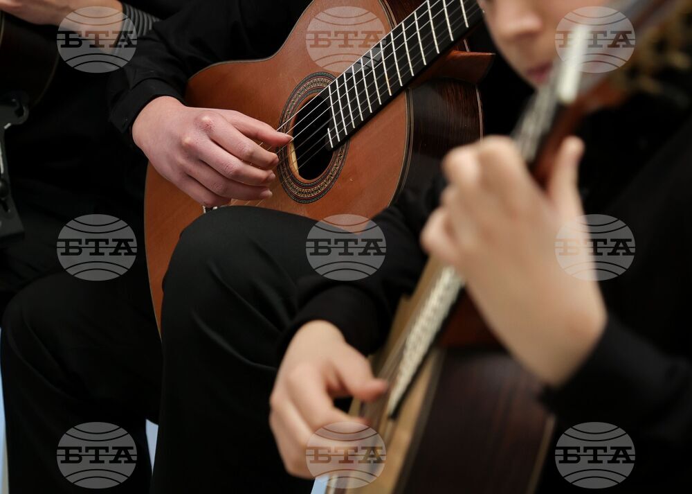 Бургас - "Кораб в сърцето" - изложба графика