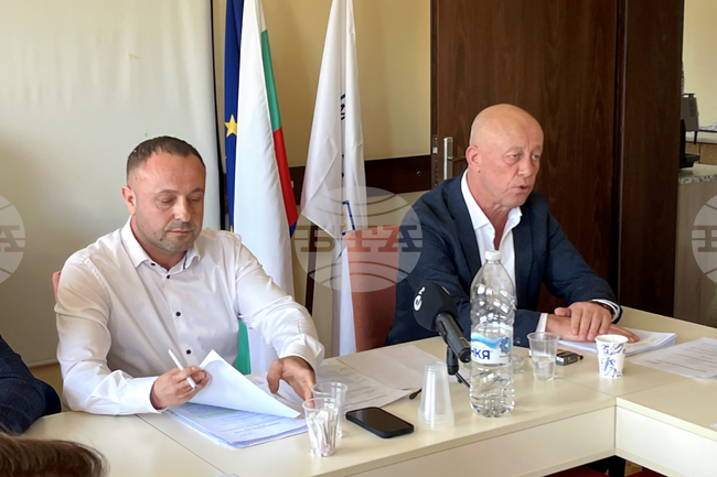 Общинският съвет в Минерални бани одобри продажбата на 52 поземлени имота общинска собственост