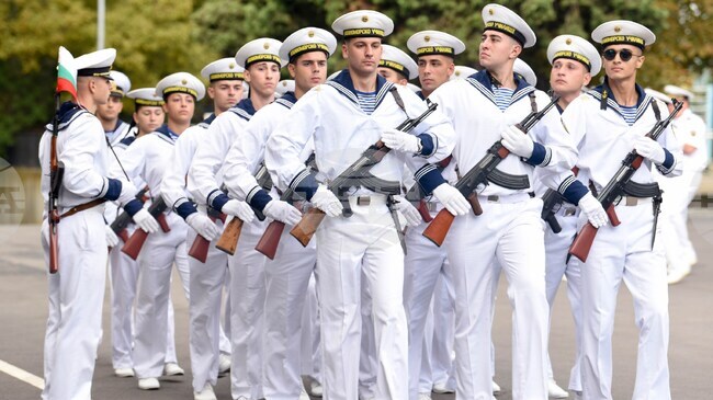 Висшето военноморско училище ще отбележи 145 години от създаването си с шествие и концерт в Русе