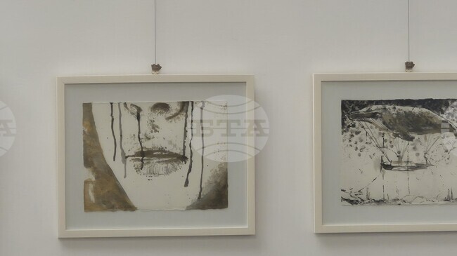 Изложба с графики по стихове на Христо Фотев беше открита в Бургас 