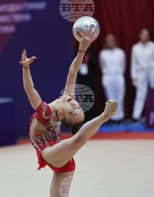 Художествена гимнастика - Никол Тодорова