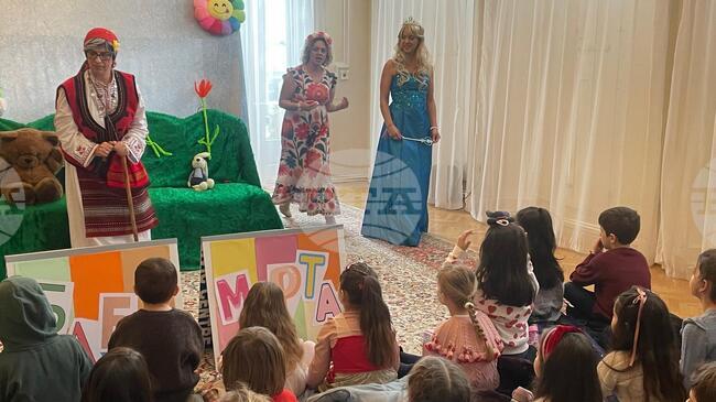 Театър, посветен на Баба Марта и идването на пролетта, бе организиран за ученици от Българското училище „Иван Станчов” в Лондон