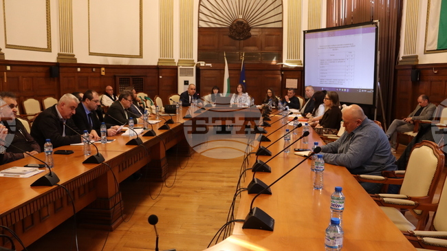 Критериите за предстоящите приеми по две интервенции от Стратегическия план бяха обсъдени на тематична работна група в земеделското министерство