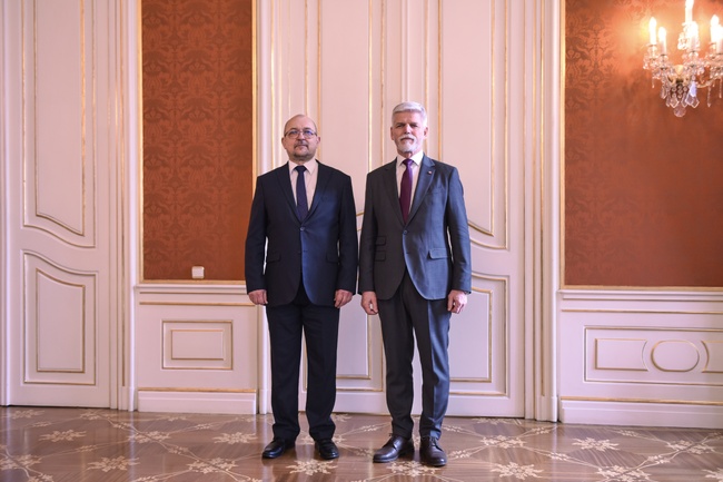 МВнР: Новоназначеният посланик на България в Чешката република връчи акредитивните си писма на президента на Чешката република