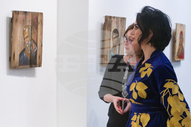 Изложба „Икони върху сандъци от боеприпаси“