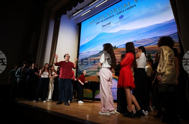 Концерт спектакъл „Пролетен трепет"