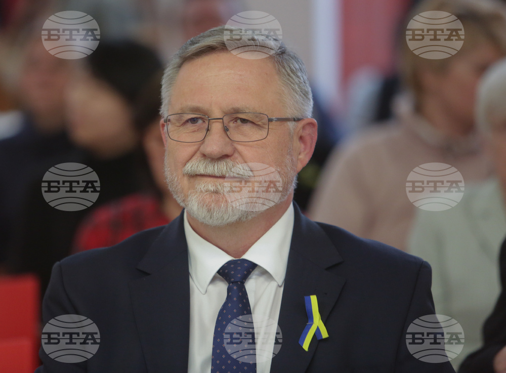 Изложба „Икони върху сандъци от боеприпаси“