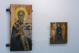 Изложба „Икони върху сандъци от боеприпаси“