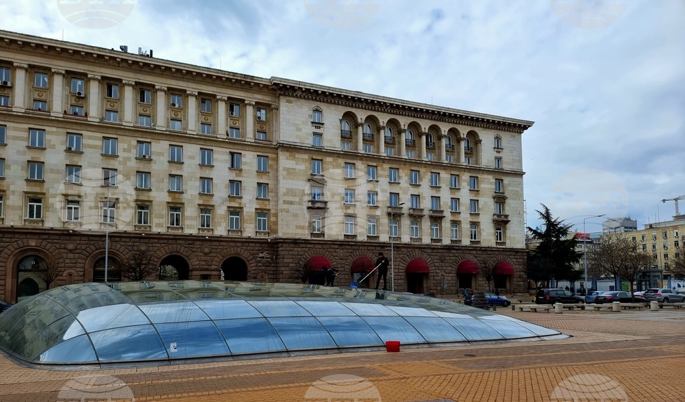 Ларго - стъклен купол - почистване