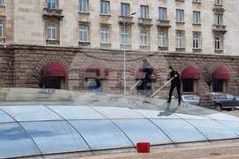 Ларго - стъклен купол - почистване