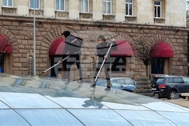 Ларго - стъклен купол - почистване