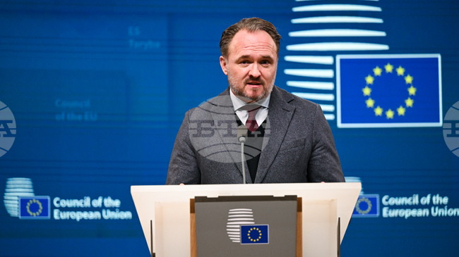 ЕК може да предложи пълна забрана за вноса на руски петрол, съобщи еврокомисарят по енергетиката