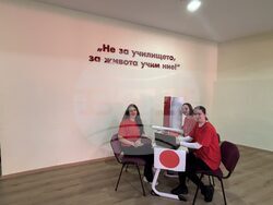 Ученици от професионални гимназии разработиха бизнес проекти с български продукти на национално състезание по предприемачество