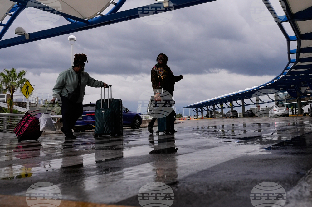 APTOPIX Travel Delays