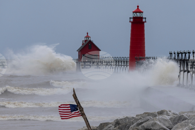 Ветрове, снежни бури и жеги донесоха екстремни метеорологични условия в повече от половината от САЩ