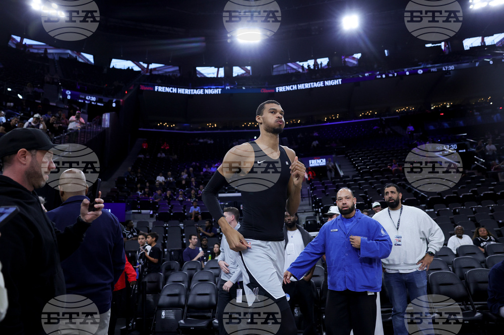 Spurs Clippers Basketball