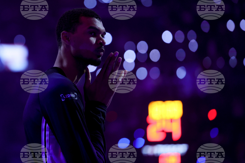 Spurs Clippers Basketball