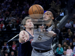 Spurs Clippers Basketball