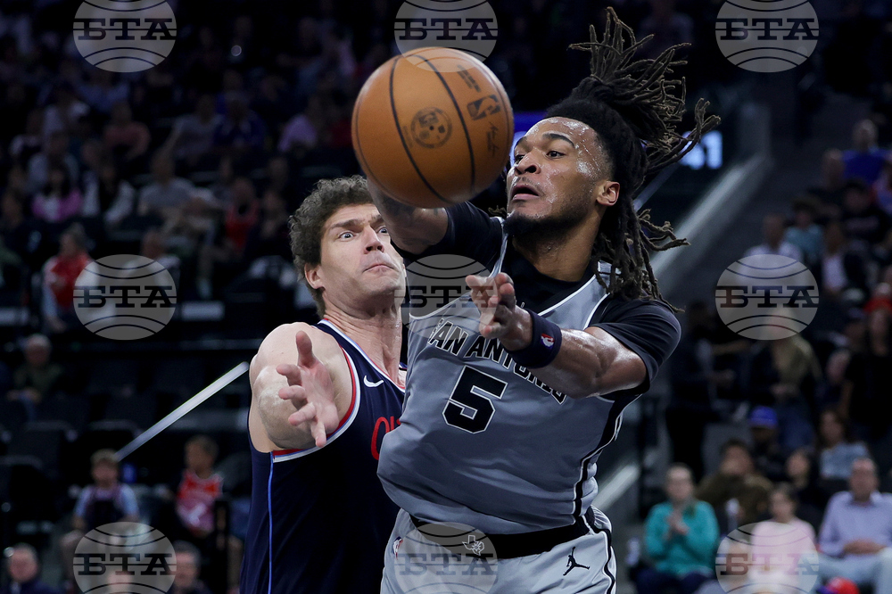 Spurs Clippers Basketball