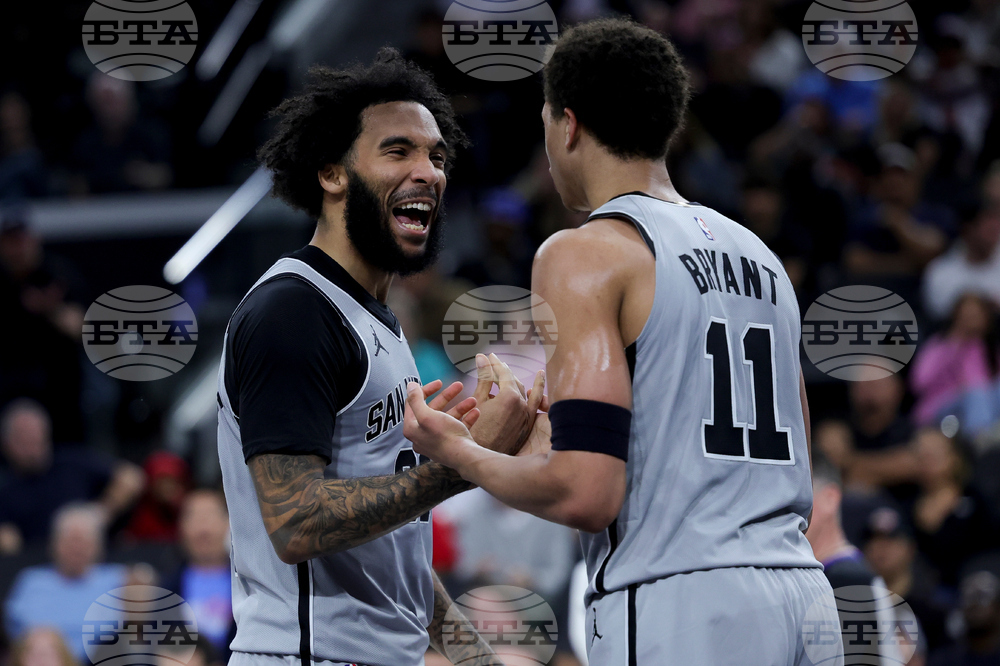 Spurs Clippers Basketball