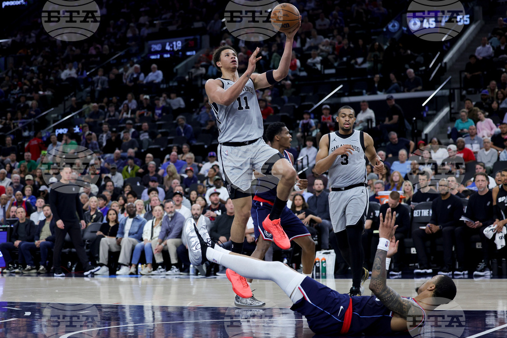 Spurs Clippers Basketball