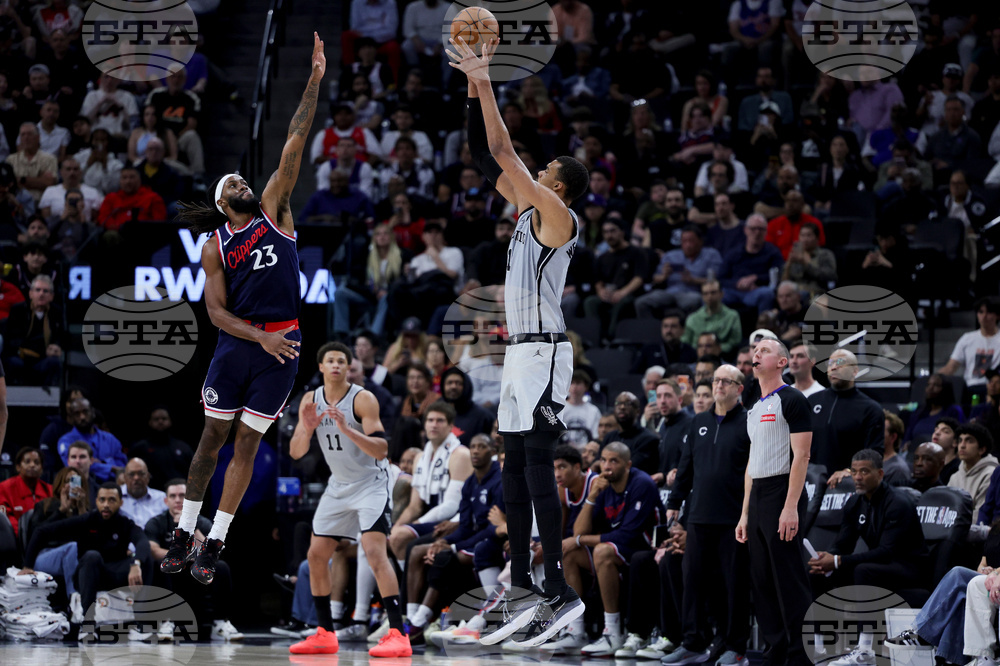 Spurs Clippers Basketball