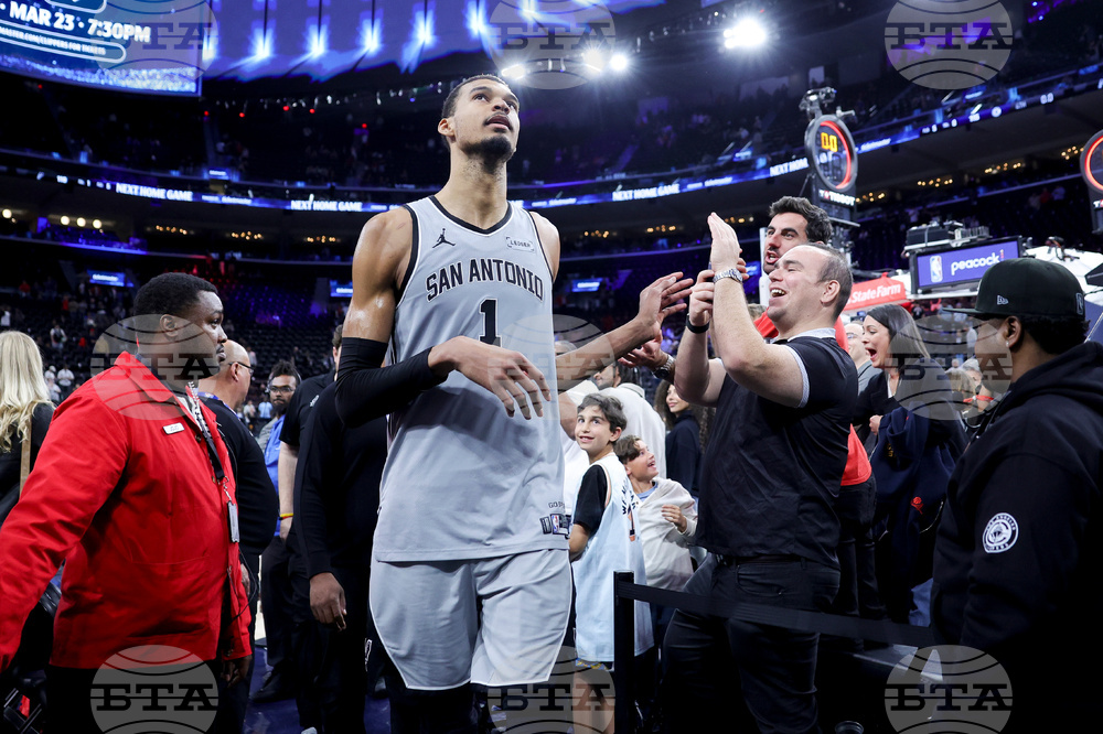 Spurs Clippers Basketball