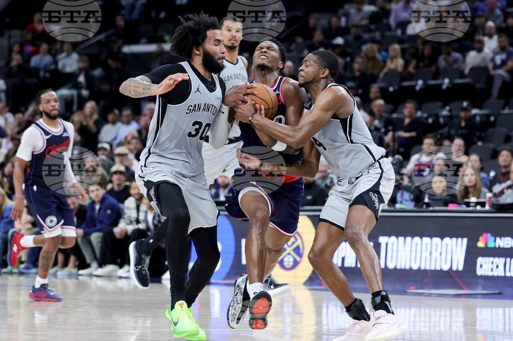 Spurs Clippers Basketball