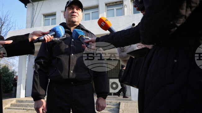 Десет души са задържани при акция на полицията в Бургас и региона