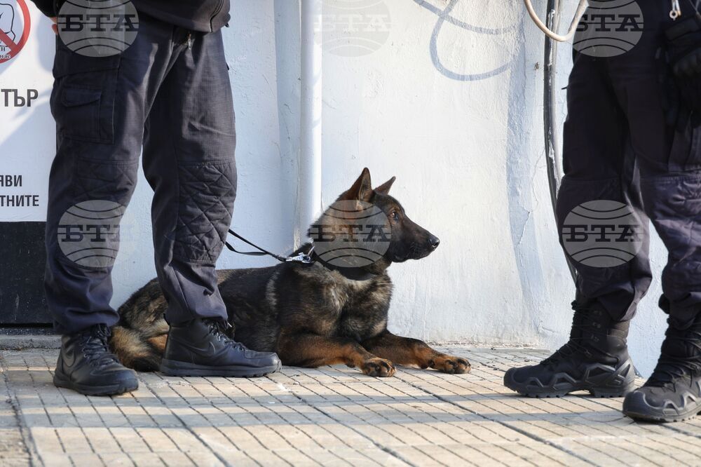 Бургас - полицейски участък - задържани лица