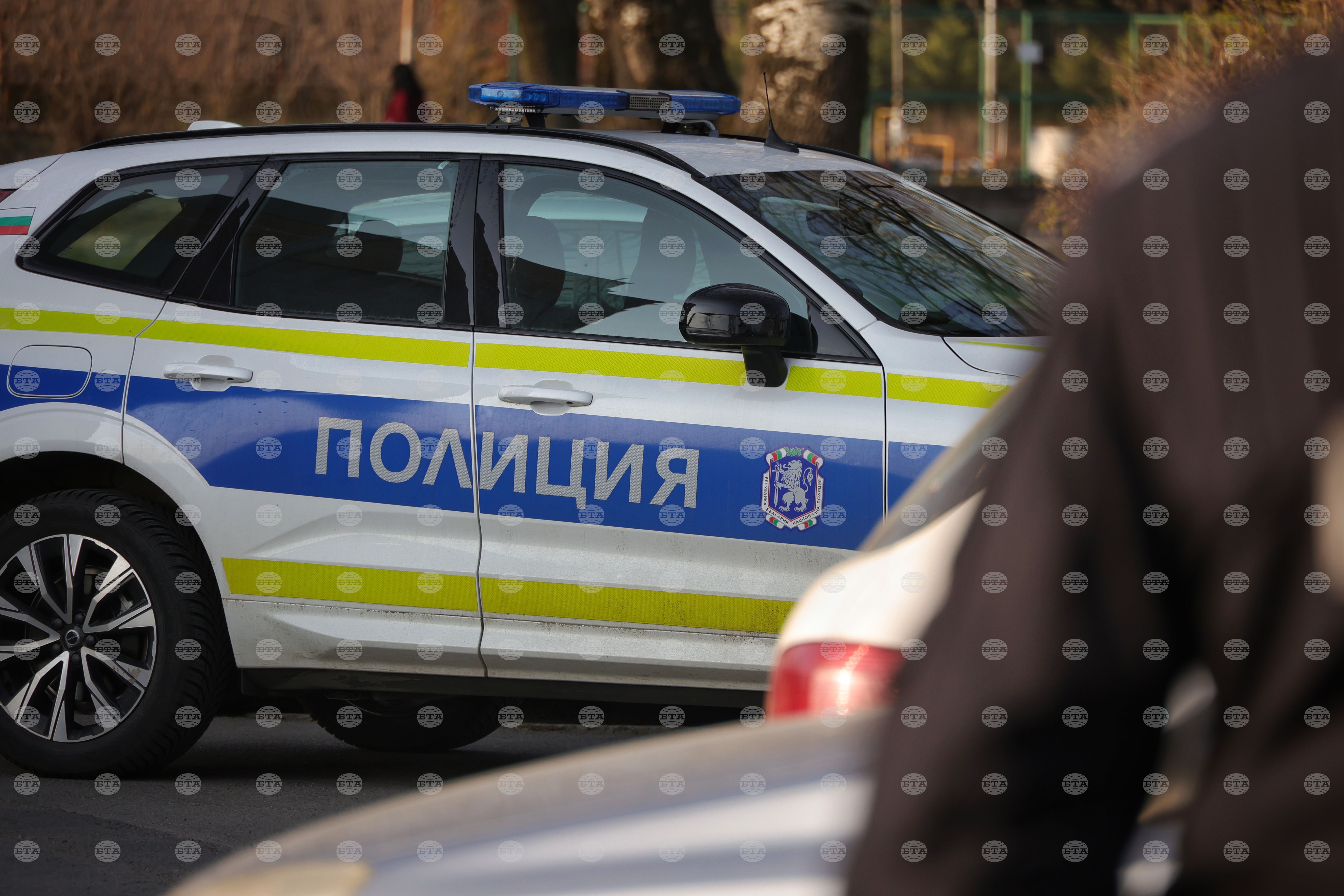 Полицията разкри незаконна покер зала в центъра на Бургас, задържани са 11 мъже