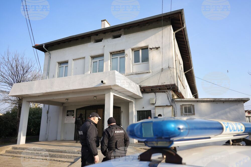 Бургас - полицейски участък - задържани лица