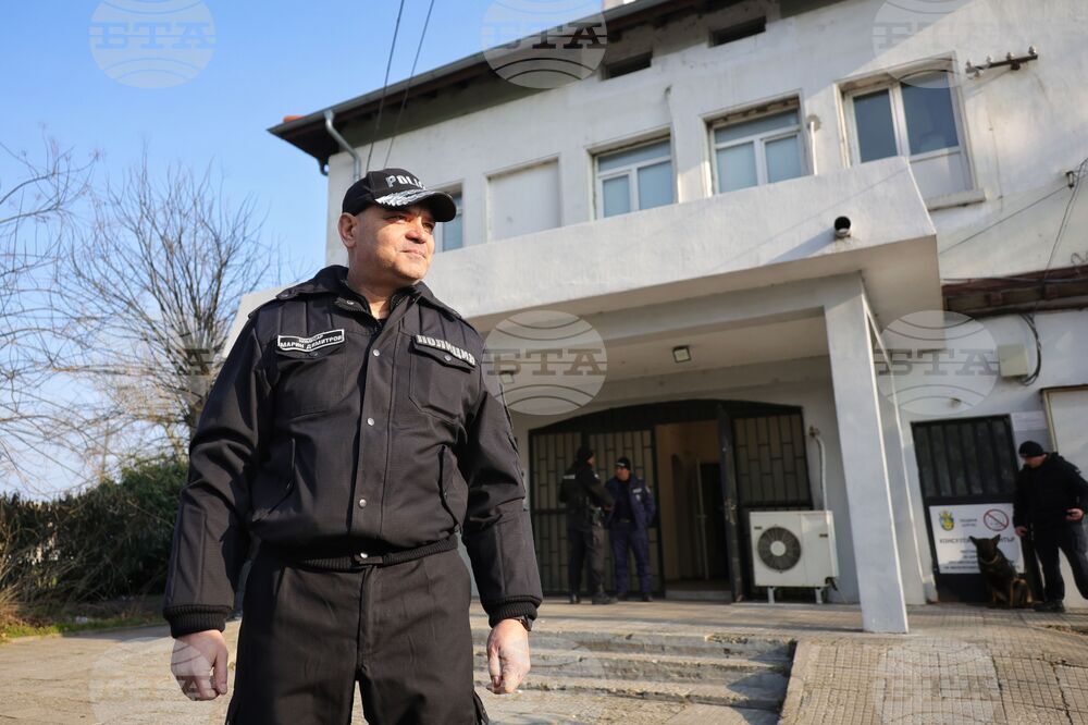 Бургас - полицейски участък - задържани лица