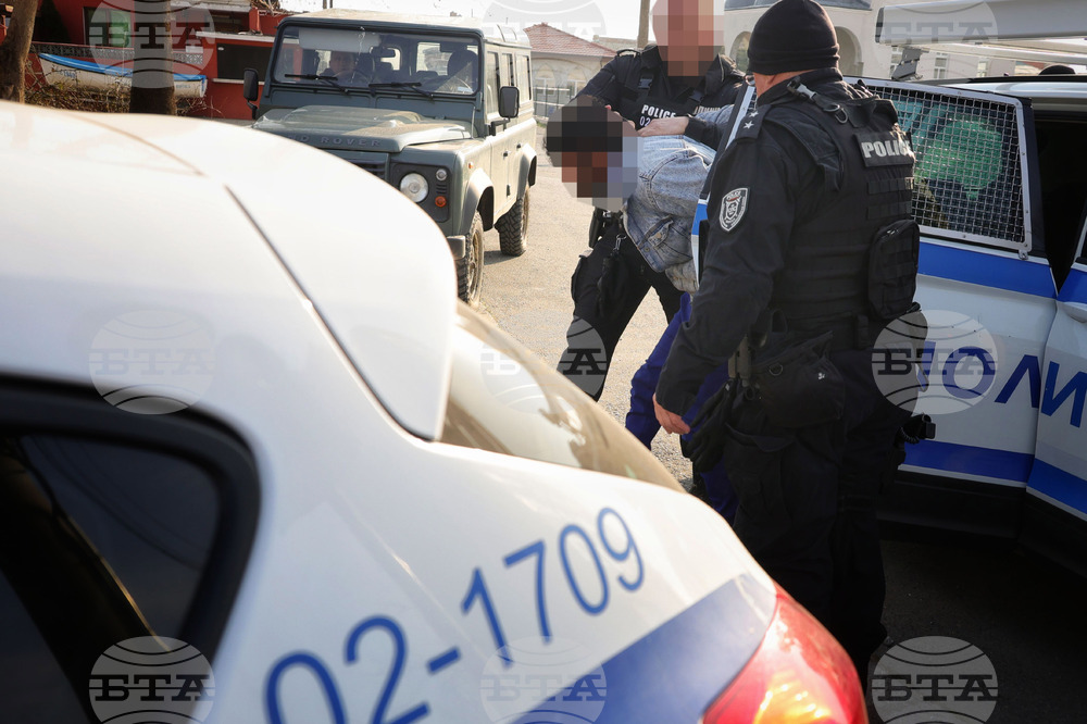 Бургас - полицейски участък - задържани лица