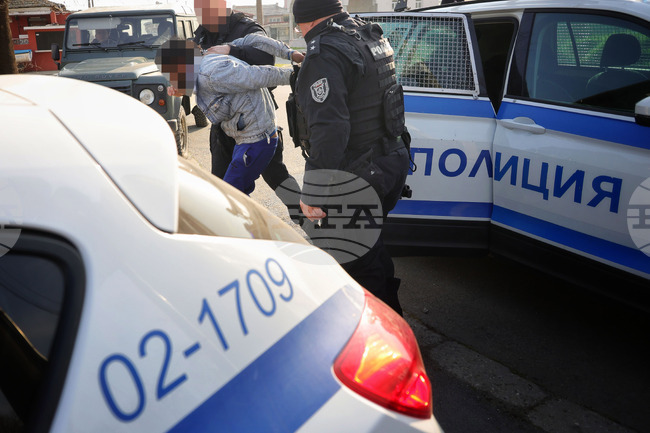 Бургас - полицейски участък - задържани лица