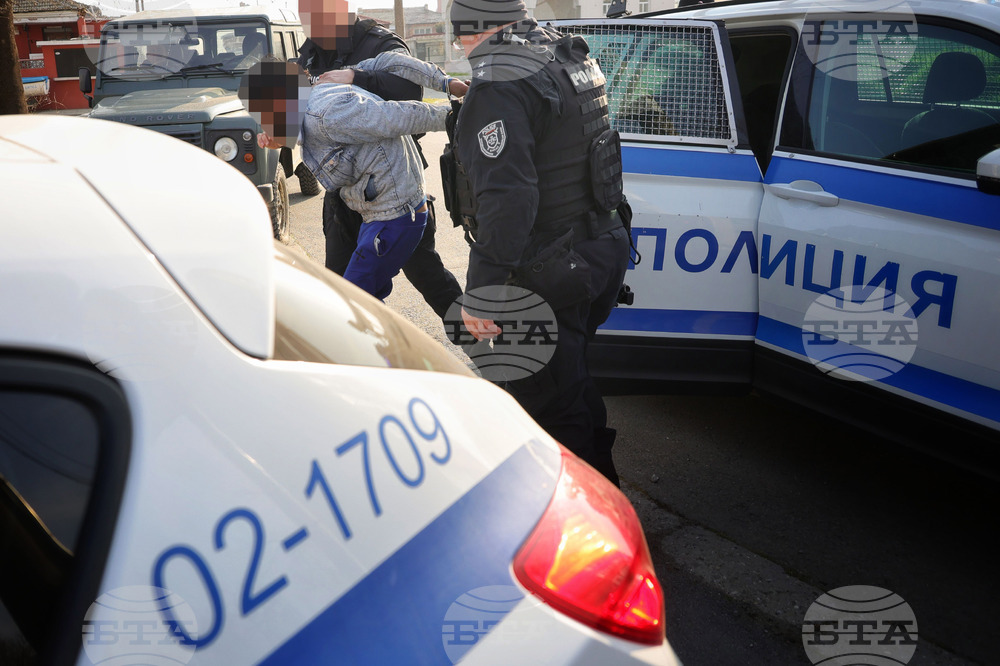 Бургас - полицейски участък - задържани лица