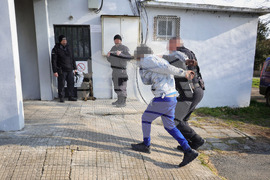 Бургас - полицейски участък - задържани лица