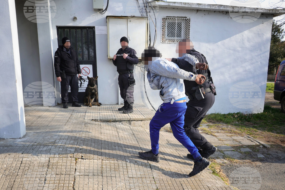 Бургас - полицейски участък - задържани лица
