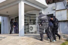 Бургас - полицейски участък - задържани лица