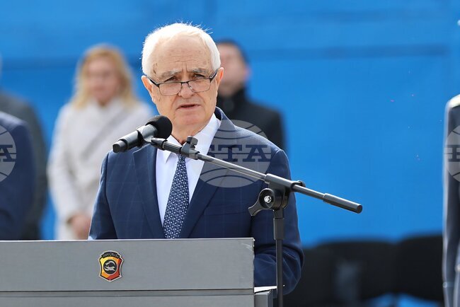 Повишена е готовността на системите за противовъздушна и противоракетна отбрана на страните от Източния фланг, каза министър Атанас Запрянов