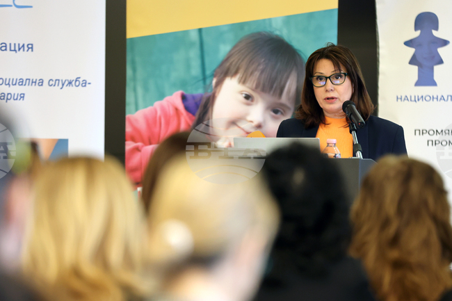 Омбудсманът Велислава Делчева призова за повече усилия за повишаване на обществения статут на социалната работа 