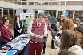 Плевен - изложение - училища