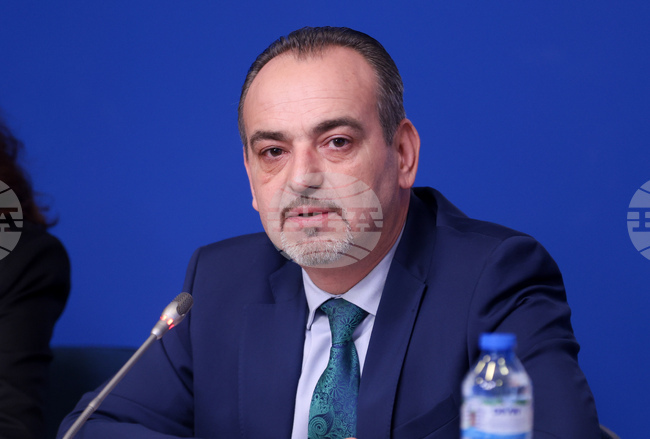 Businesses Propose Moratorium on Higher Product Fees