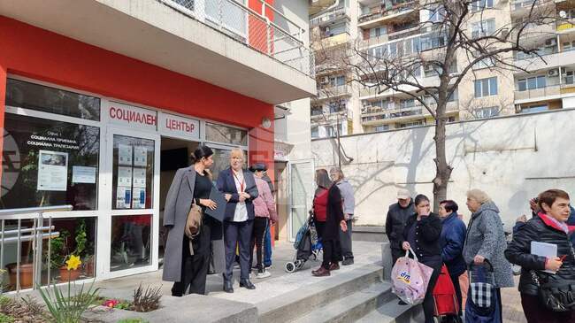 В БЧК-Пловдив започна вторият транш от операция „Подкрепа“ за раздаване на пакети с храни на нуждаещите се в Пловдивска област