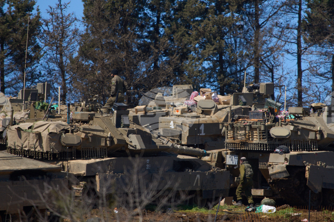"Хизбула" заяви, че се бори срещу настъпващата в Южен Ливан израелска армия 
