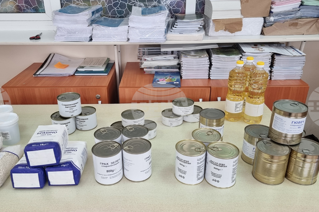 БЧК започна раздаването на продукти по проекта „Подкрепа“ в Златица и Пирдоп 